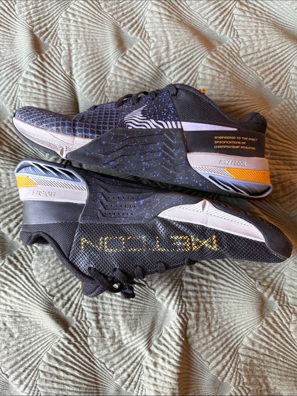 Nike Metcons - Picture 3 of 5